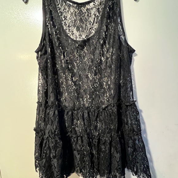 COPY - Black Lily Star Top - Picture 5 of 7